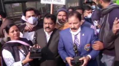 30 players adamant on returning award in support of farmers, police stopped from visiting Rashtrapati Bhavan