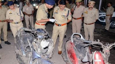 Powerful explosion in two scooters in Kanpur