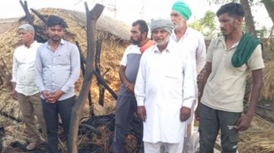 ਪਰਿਵਾਰ ਵਾਲੇ ਜਾਣਕਾਰੀ ਦਿੰਦੇ ਹੋਏ 