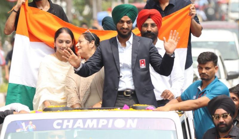 Cricketer Arshdeep Singh reached Chandigarh University news