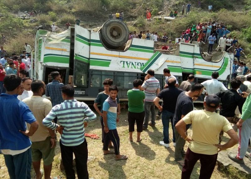 7 people killed in as bus fell into gorge in himachal pradesh