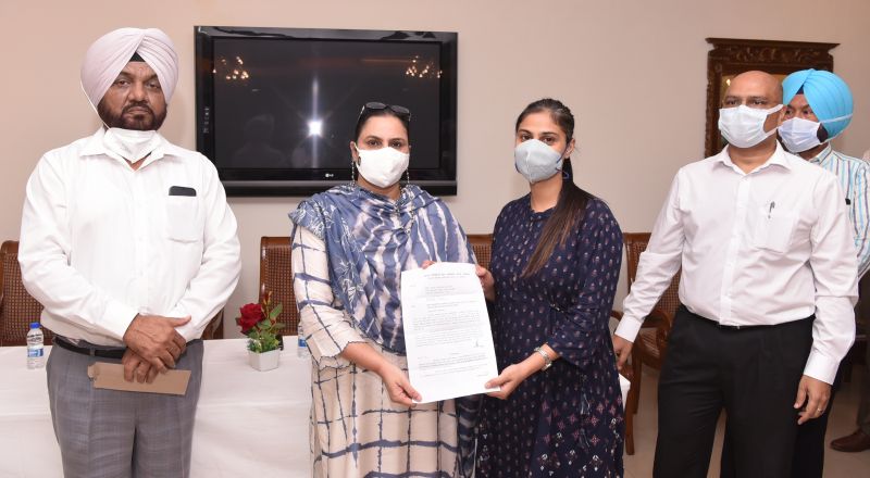 Razia Sultana handed over appointment letters to 170 candidates