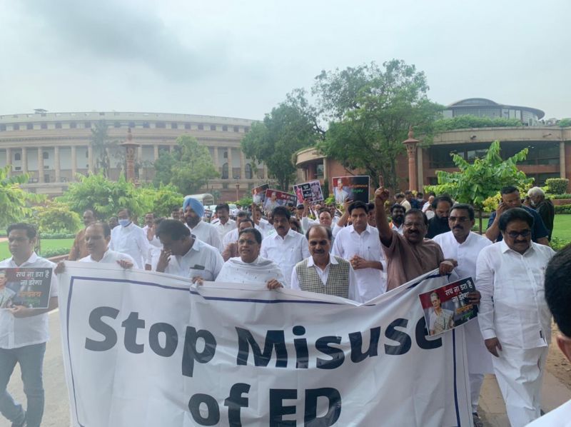 Congress holds protest ahead of Sonia Gandhi's ED questioning