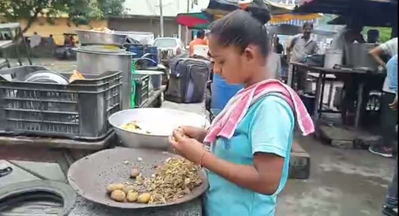 A widowed woman raising 4 daughters