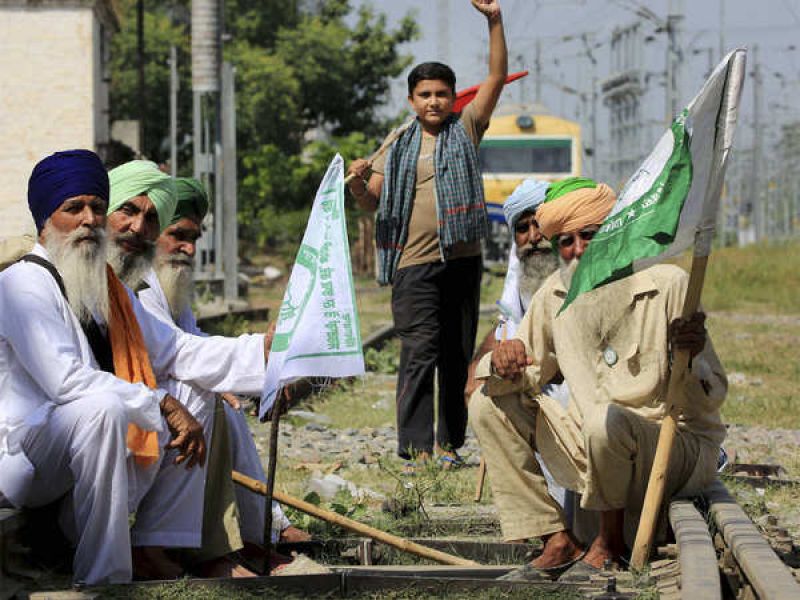  Indian Railways suffers a loss of Rs 2,220 crore due to farmers' protest in Punjab