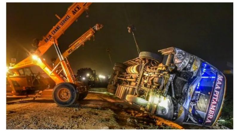 Terrible road accident in Kanpur