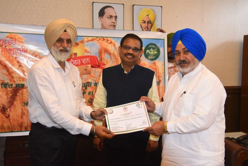 Horticulture Minister honours dedicated team for effective implementation of the scheme