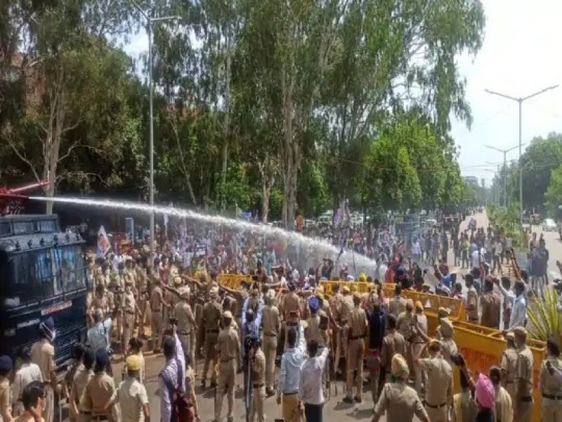 AAP Protest against Chandigarh Municipal Corporation