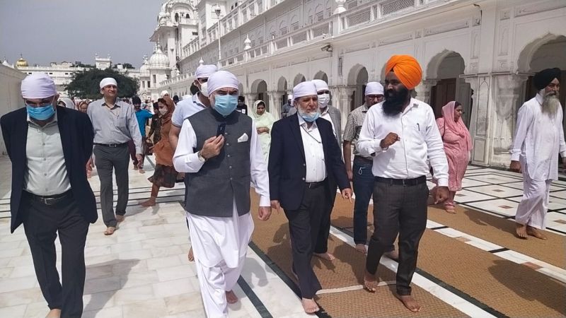 A 7-member delegation of Pakistan Water Resources Commission paid obeisance at Darbar Sahib