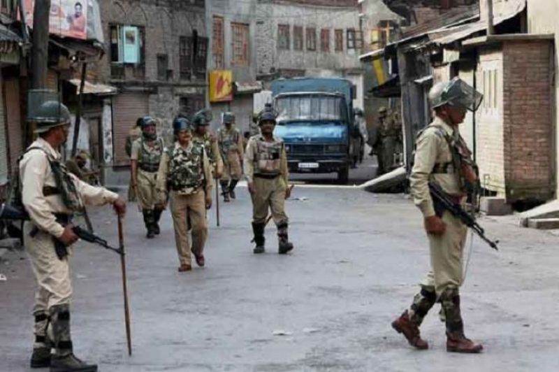 3 Cops Kidnapped from home by terrorists in Shopian