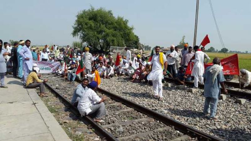 Indian Railways suffers a loss of Rs 2,220 crore due to farmers' protest in Punjab