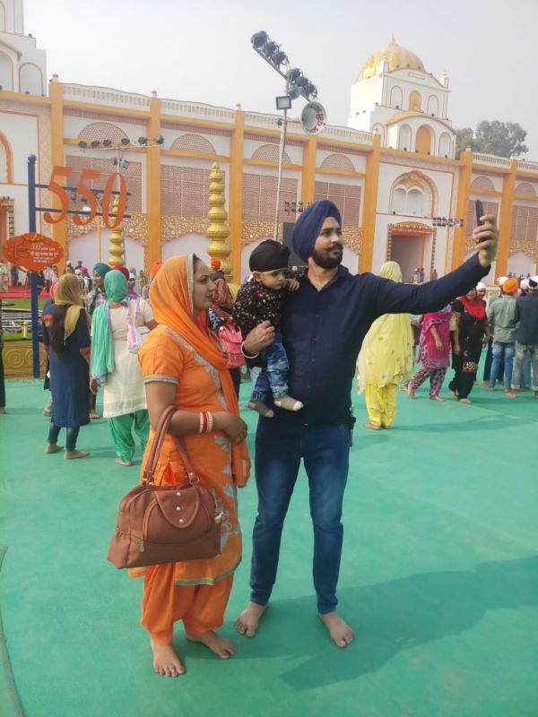 Logo of 550th Parkash Purab celebrations become hits as selfie point