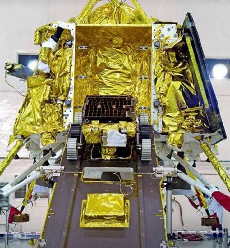 Chandrayaan 2 vikram lander loses contact know moon missions of us russia