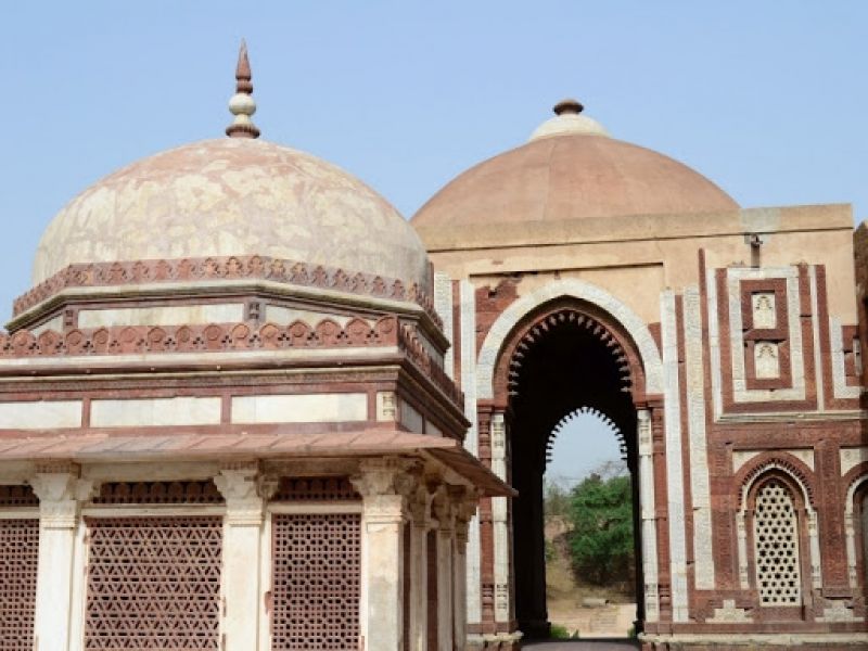 Delhi's first mosque. Quwwat-ul-Islam