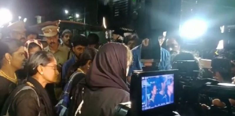 Group of women devotees 