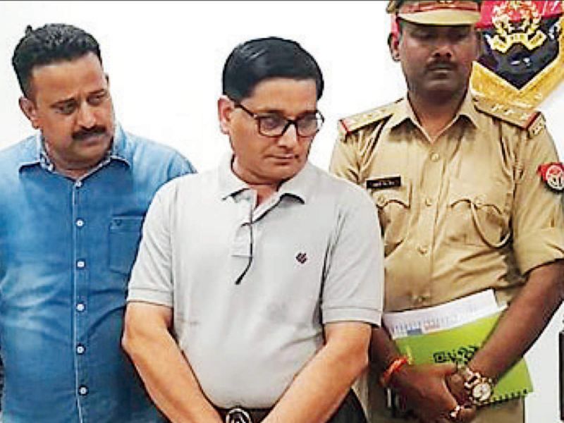 Fake doctor arrested, Claiming to have done 70,000 operations