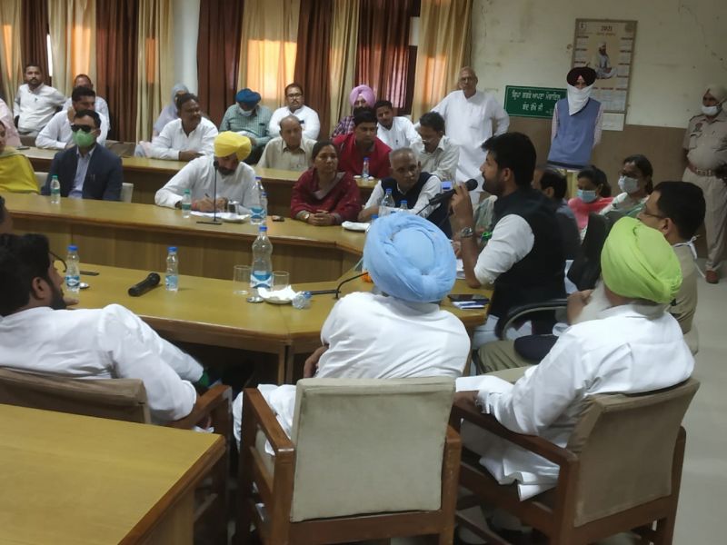 Amarinder Singh Raja Warring in Review Meeting