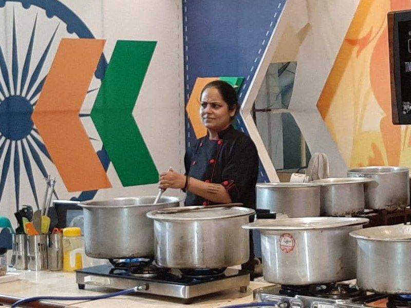 Indian woman cooks 87 hrs non-stop, feeds 20,000 people, sets Guinness World Record