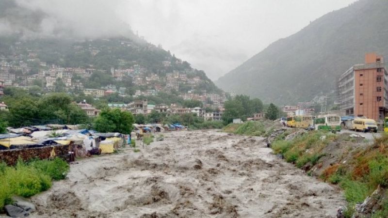Two people died in Himachal due to heavy rainfall