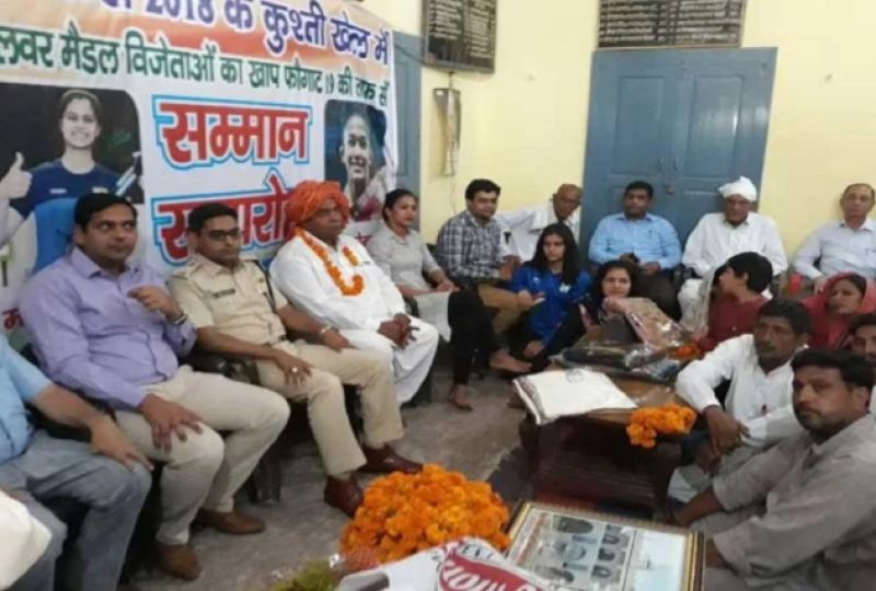 State Players Made To Distribute Tea & Biscuit 