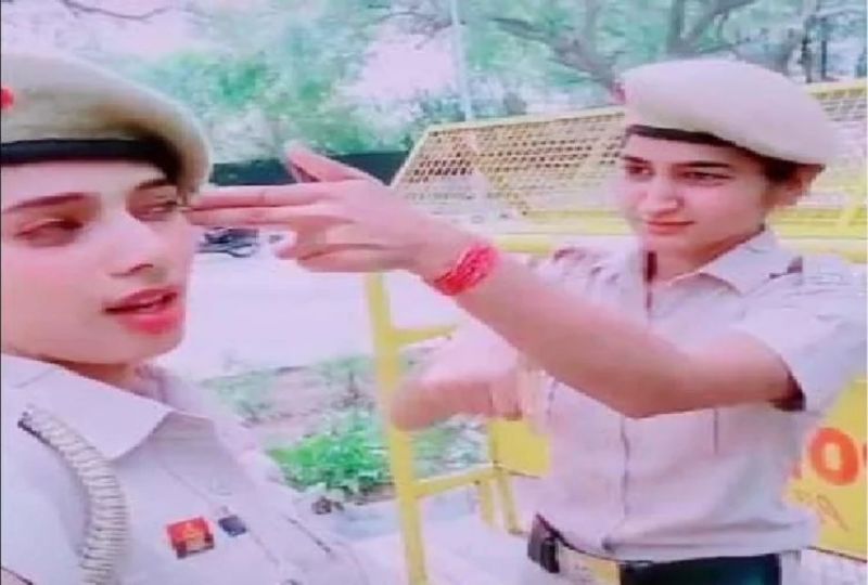 Delhi Police lad constables tiktok viral video