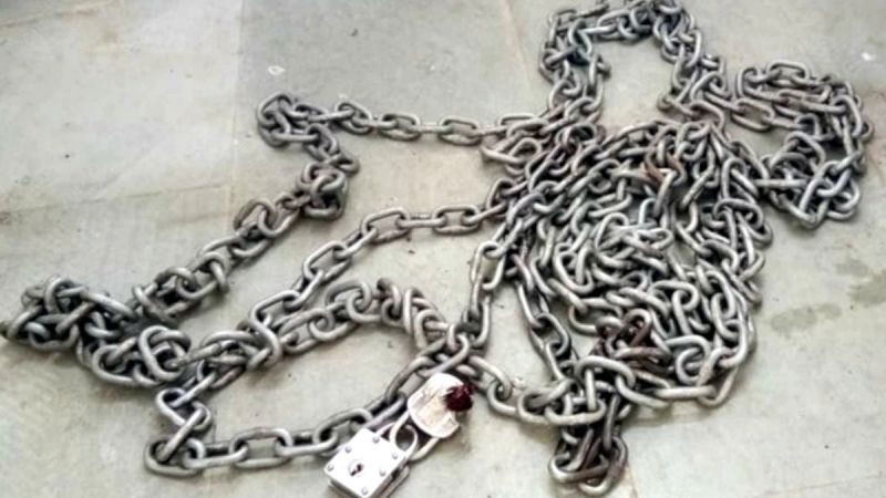 Husband suspected of wife, tied up with 30 kg chains and imprisoned at home