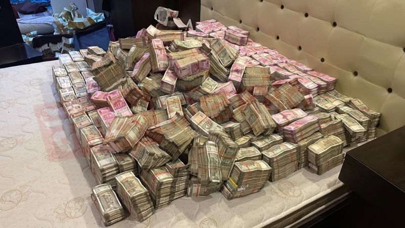 5 kg gold along with cash worth 28 crores recovered from Arpita Mukherjee's second house