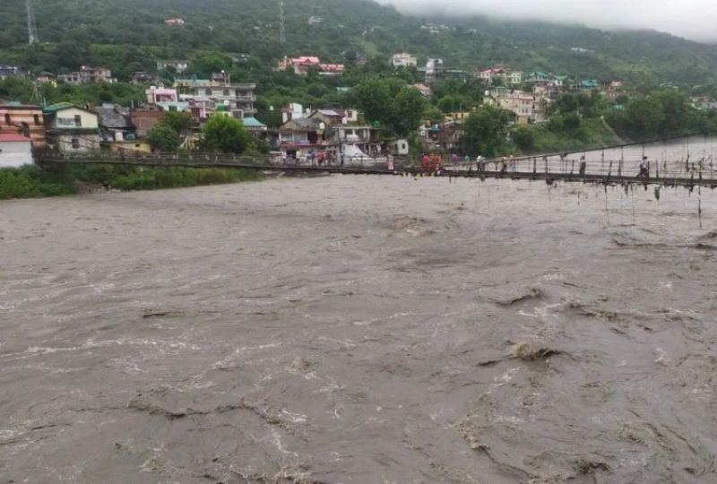 Salute to brave daughter, Vinita Chaudhary risked her life to save her partner