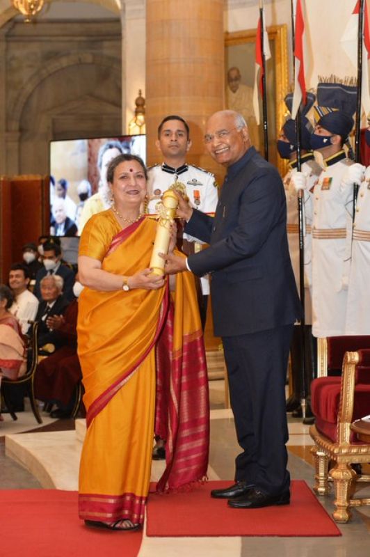 President Kovind presents Padma Shri to Smt Lalita Vakil for Art