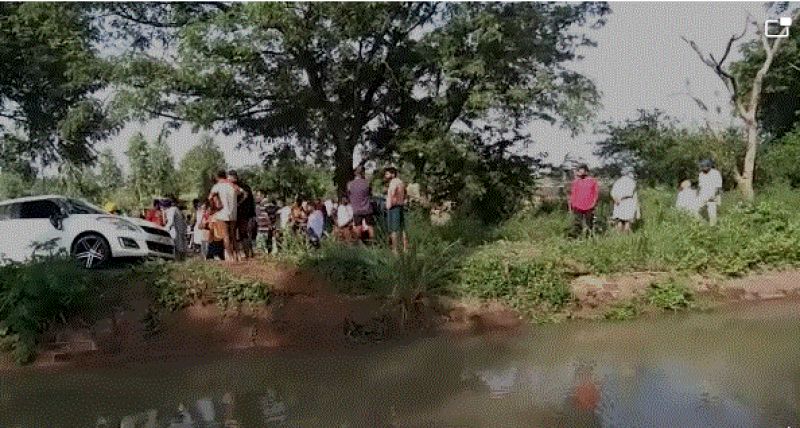 Tragic accident: Two youths, including a car, fell into a canal and died