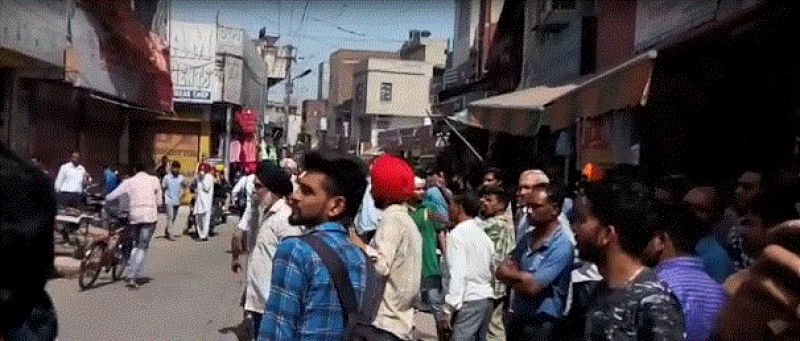 Huge fire in shop of photo frame 