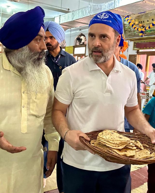 Rahul Gandhi visits Darbar Sahib for second day; distributes 'langar'