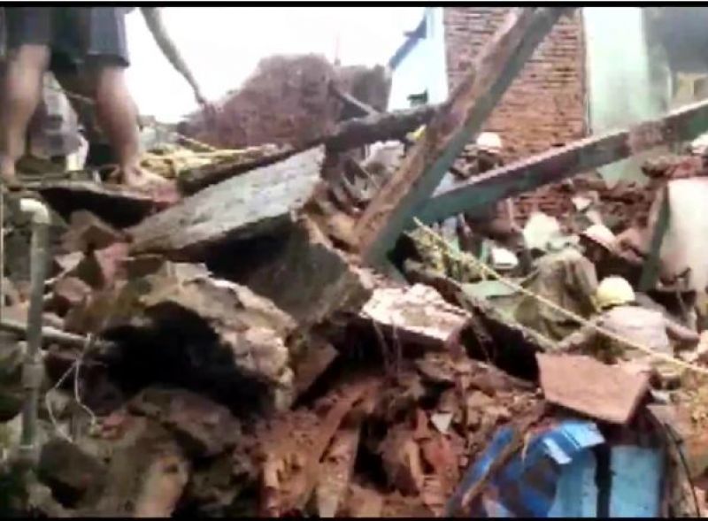 Building collapse in Kolkata