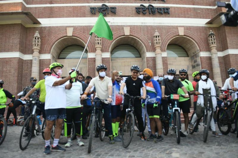 Union Ministers launch 'Pedal For Health' campaign