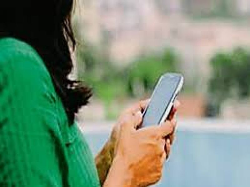 Social media effects girls more