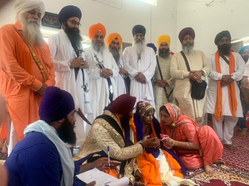 The Gursikh youth took the lava with the blind girl