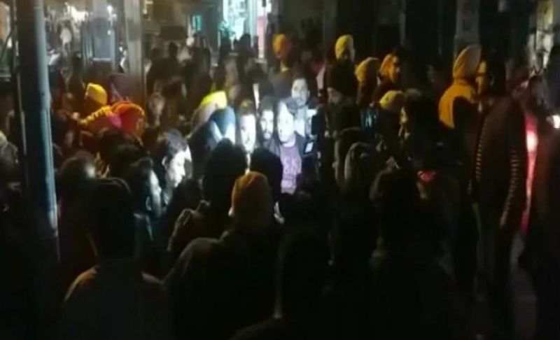 The assailant fled after committing the crime