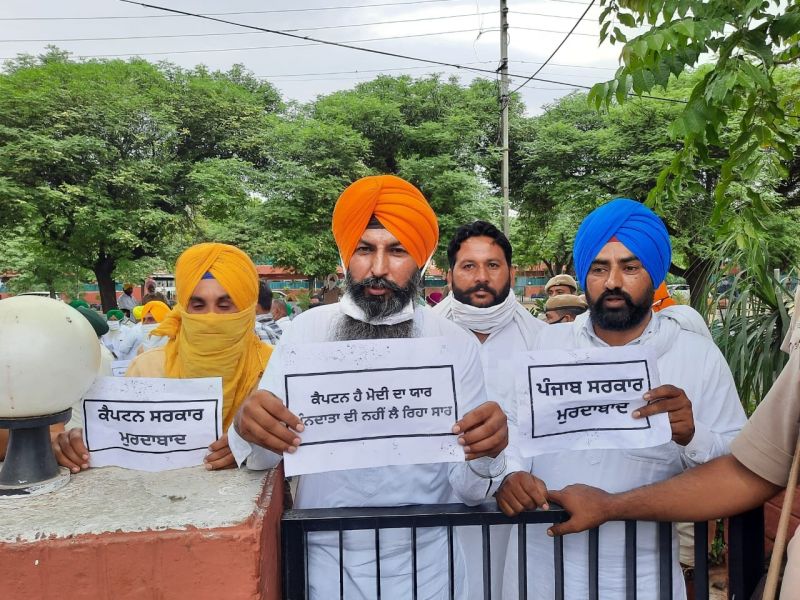  AAP Kisan Wing besieges Cabinet Minister Ashu's house