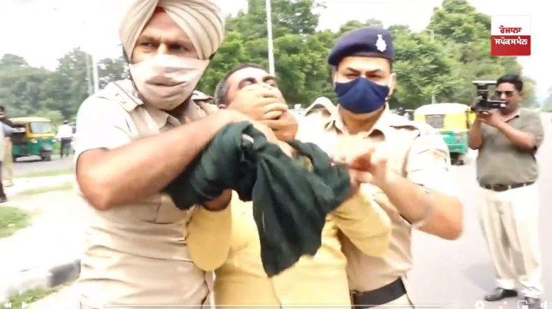Chandigarh Police Arrest Protesting Farmers 