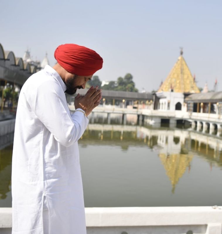 Chief Minister announces GST waiver on langar of Sri Devi Talab Mandir