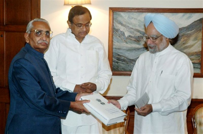 Liberhan panel submitting its report 