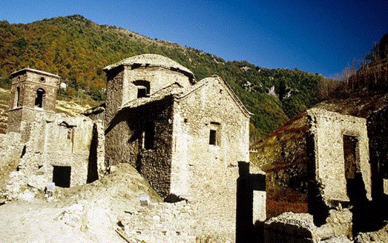 village of fabbriche di careggine 