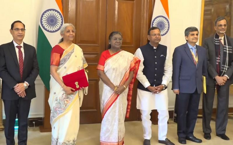 Nirmala Sitharaman met President Draupadi Murmu