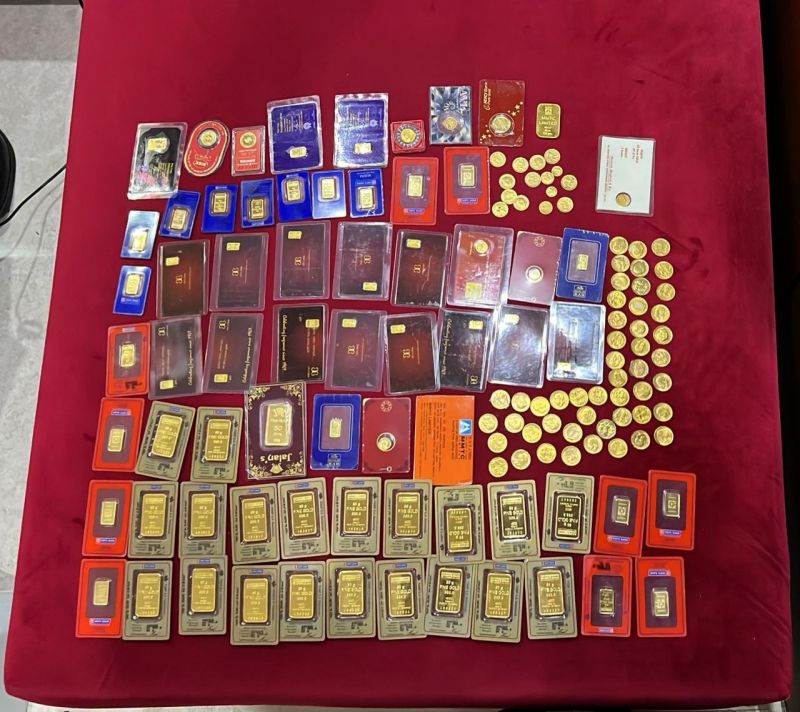 ED raids Delhi minister Satyendar Jain's residence