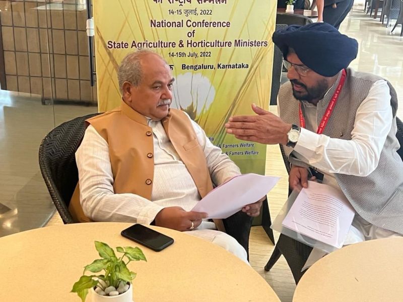 Kuldeep Dhaliwal with Narendra Tomar