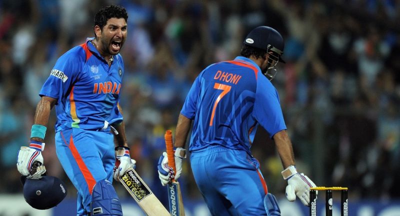 Yuvraj Singh With Dhoni 