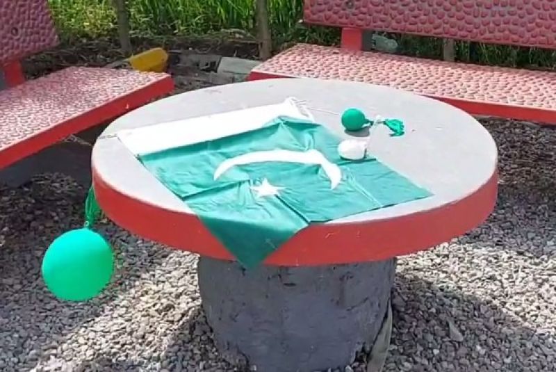 Pakistan Flag And balloons found in Sultanpur Lodhi 