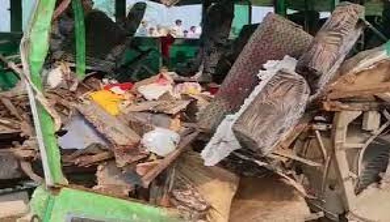 27 injured as Delhi-Bahraich bus collides head-on with truck in UP's Barabanki