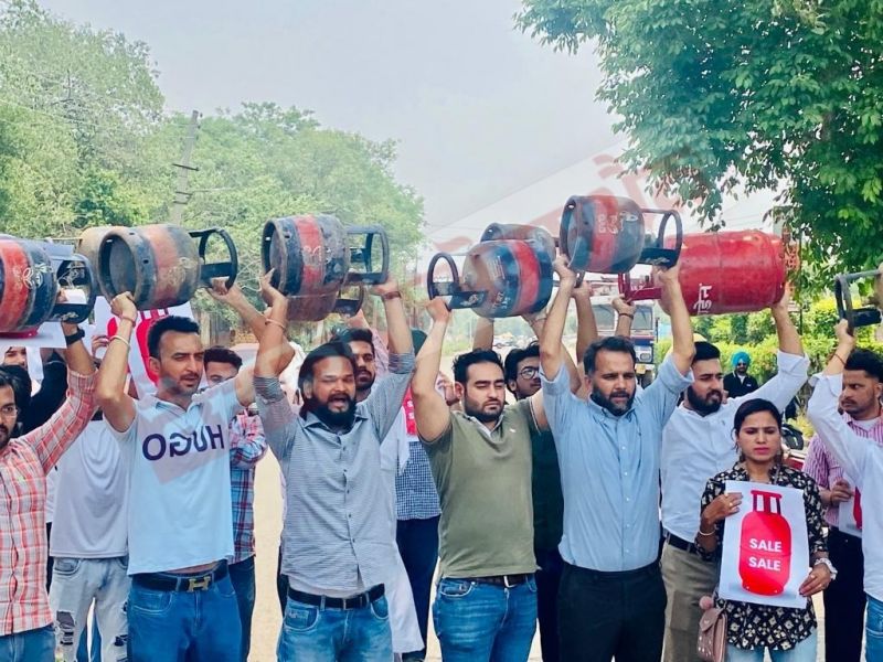 Youth Congress protest against the LPG Price Hike 