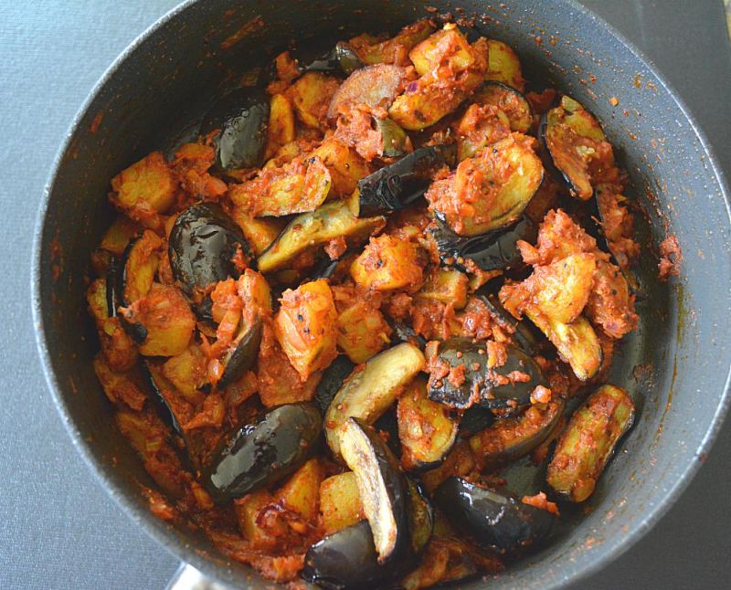 achari baingan recipe